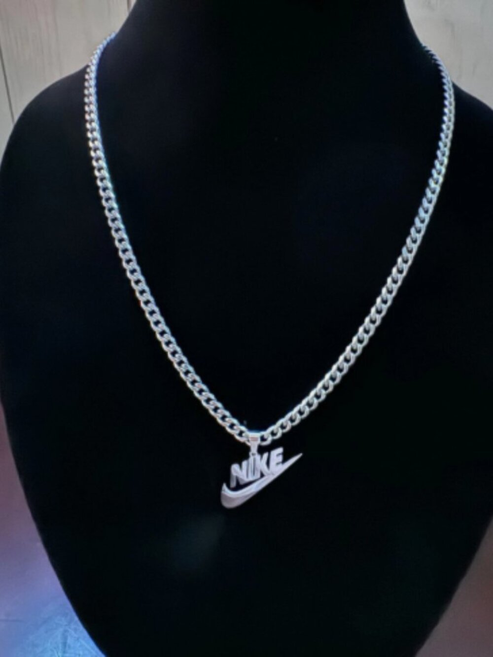 NIKE Swoosh Pendant Necklace - 5mm Cuban - 22" Length Chain Silver - Unisex Y2K